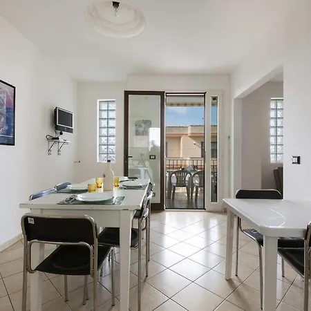 Casa Aurora 6-8 Posti Letto Lägenhet *