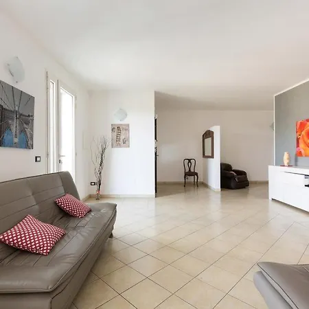 Casa Aurora 6-8 Posti Letto Lägenhet